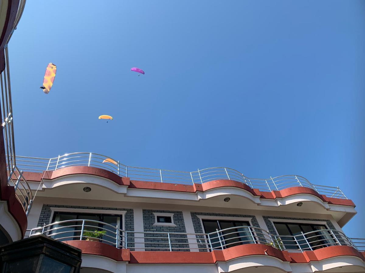 Hotel Pristine Himalaya ポカラ エクステリア 写真