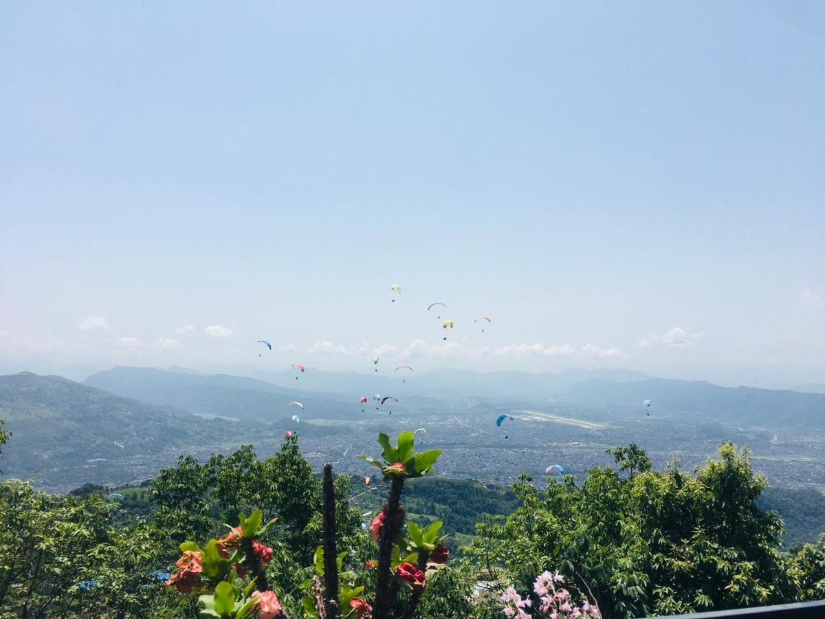 Hotel Pristine Himalaya ポカラ エクステリア 写真