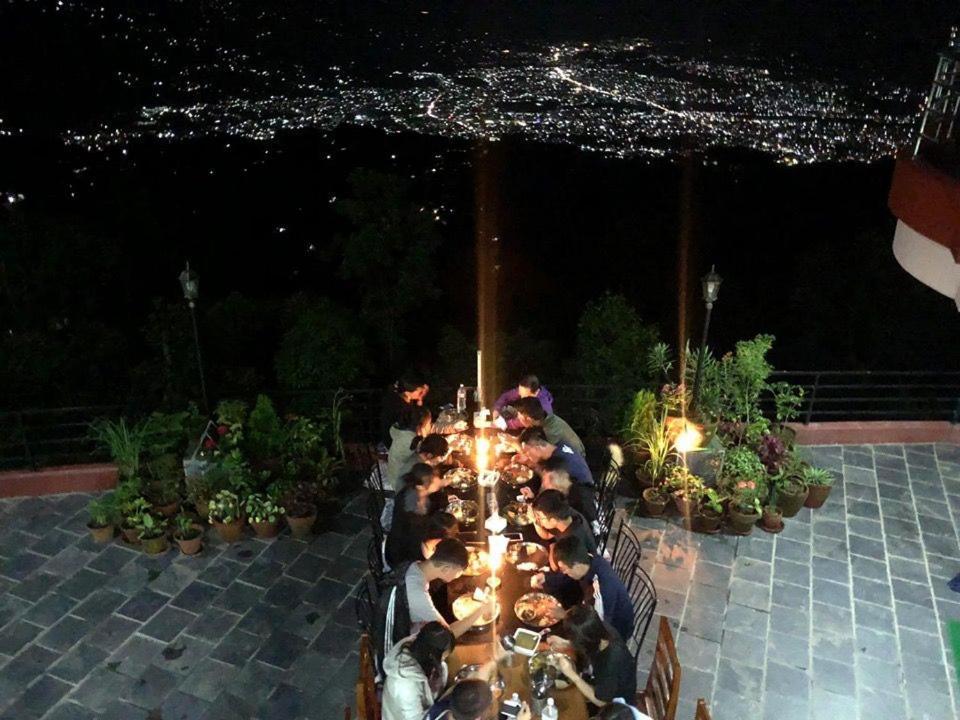 Hotel Pristine Himalaya ポカラ エクステリア 写真