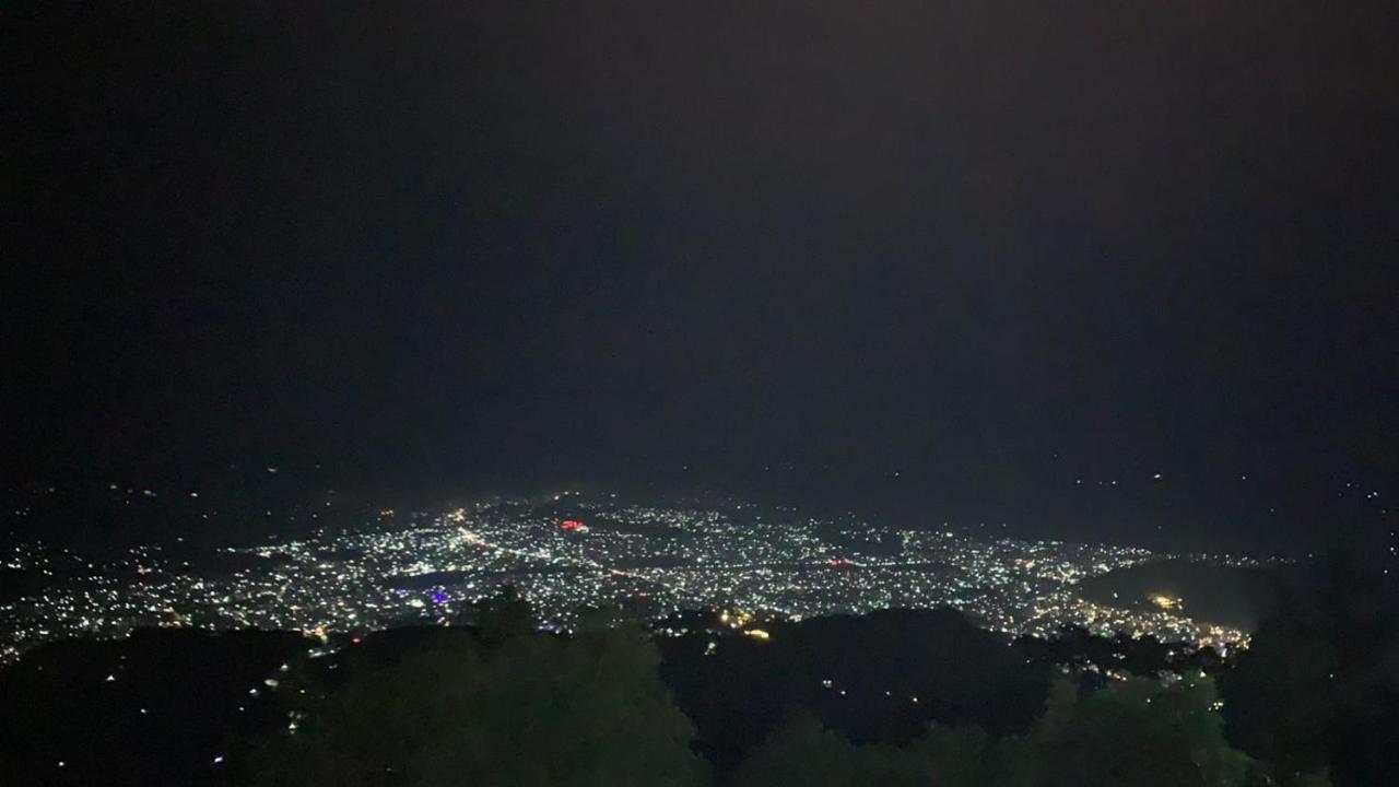 Hotel Pristine Himalaya ポカラ エクステリア 写真