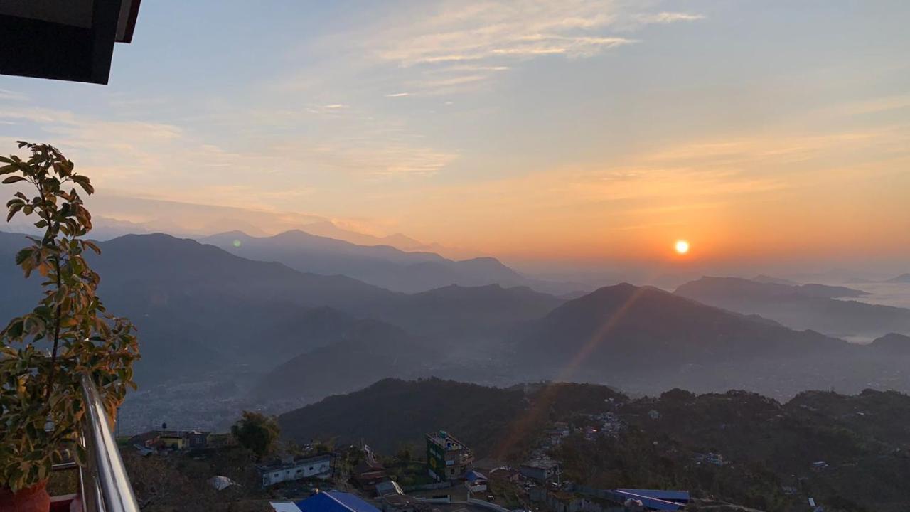Hotel Pristine Himalaya ポカラ エクステリア 写真