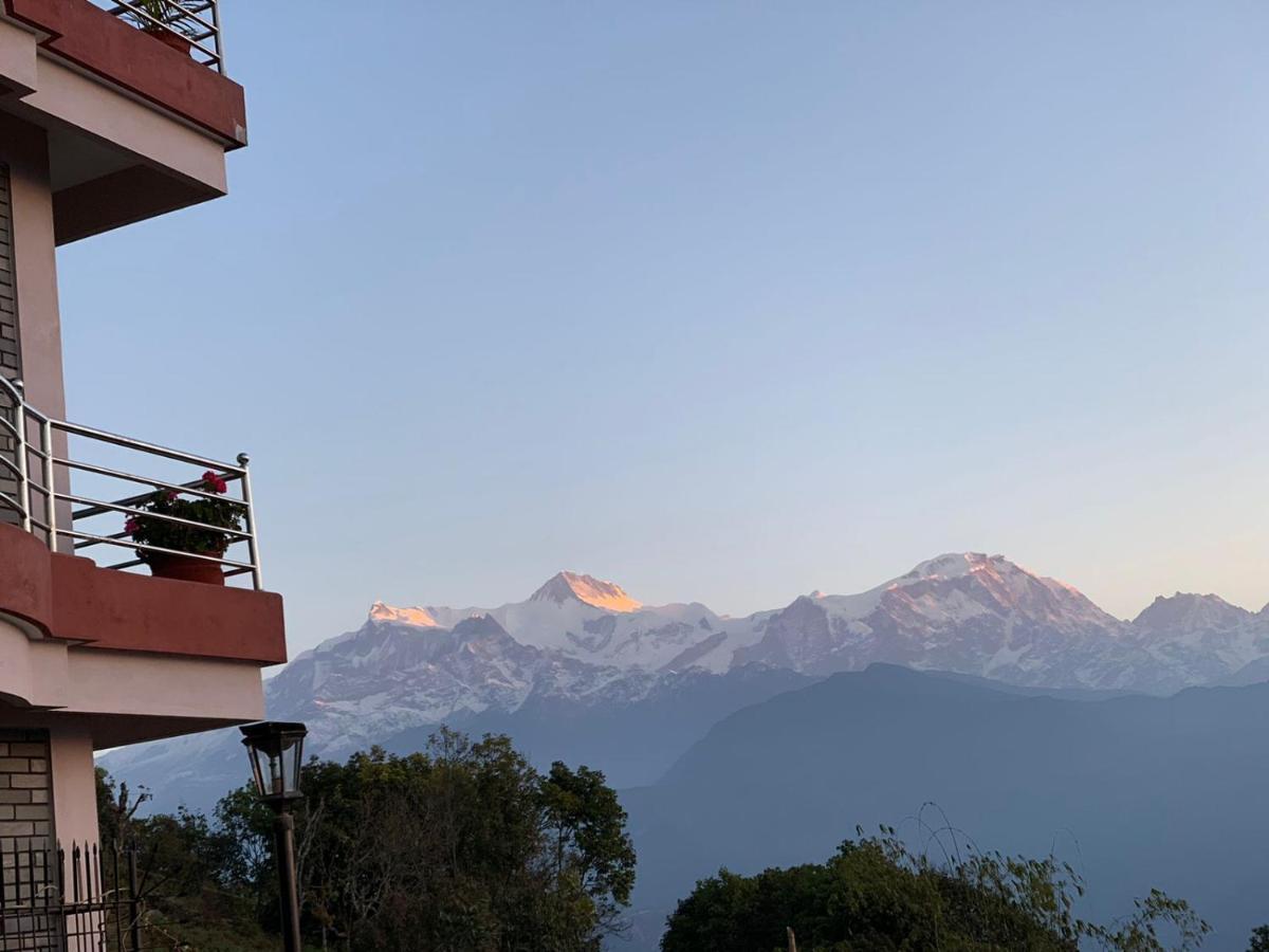 Hotel Pristine Himalaya ポカラ エクステリア 写真