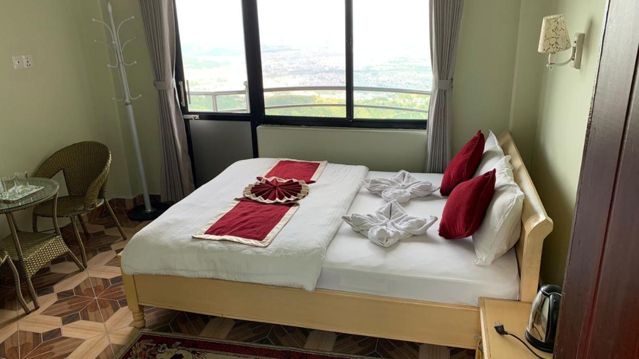 Hotel Pristine Himalaya ポカラ エクステリア 写真