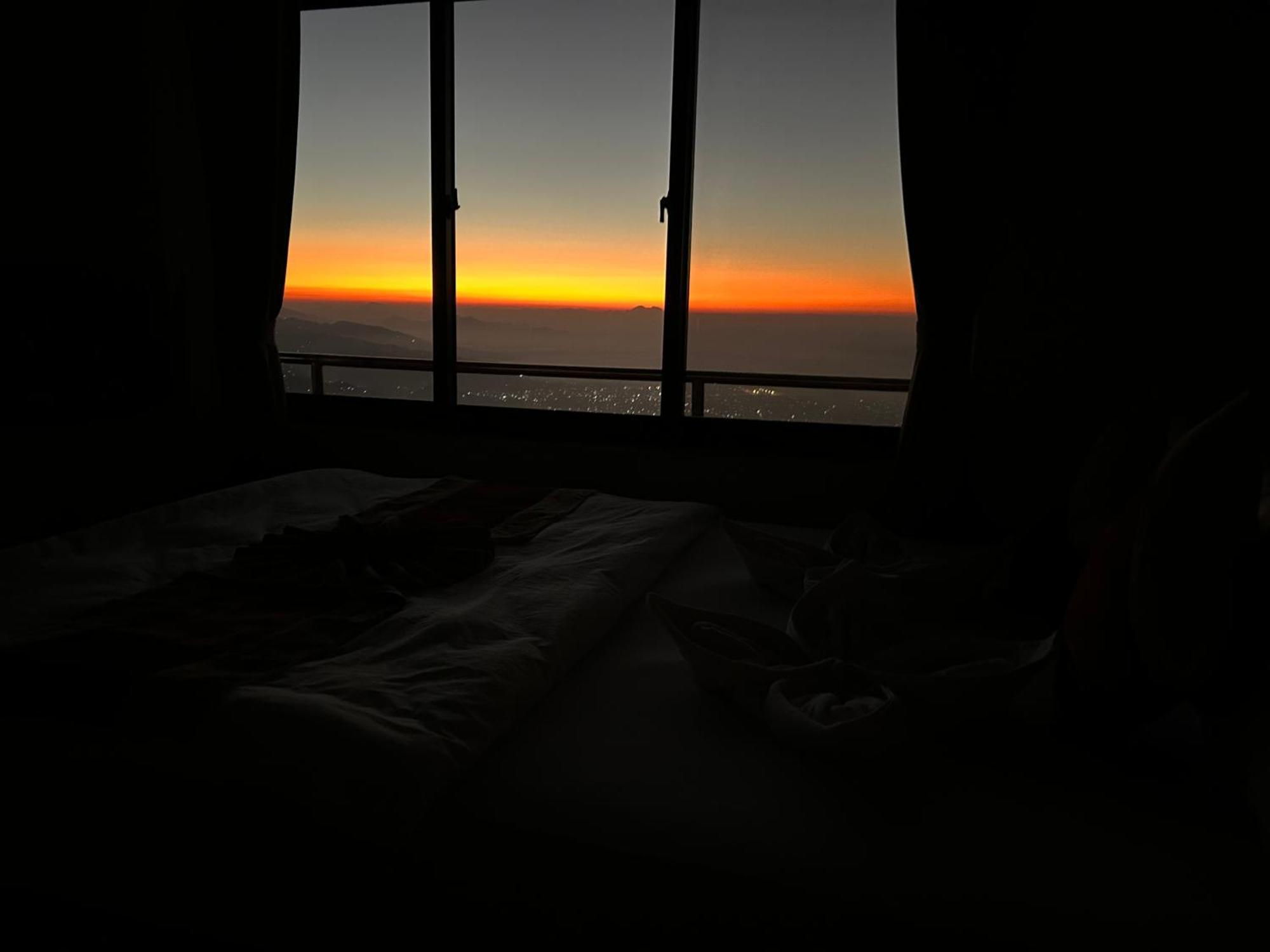 Hotel Pristine Himalaya ポカラ エクステリア 写真