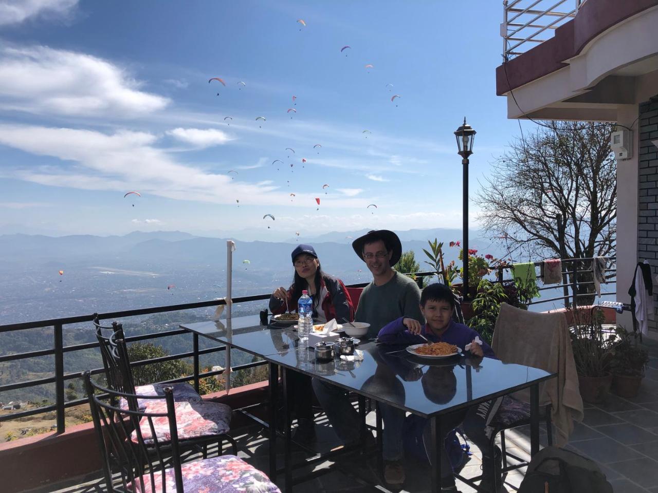 Hotel Pristine Himalaya ポカラ エクステリア 写真